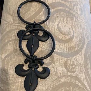 2 toalleros o cortineros